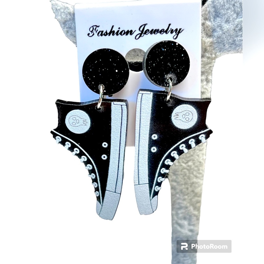*LAST CHANCE * HOST PICK* Cute acrylic running shoe earrings